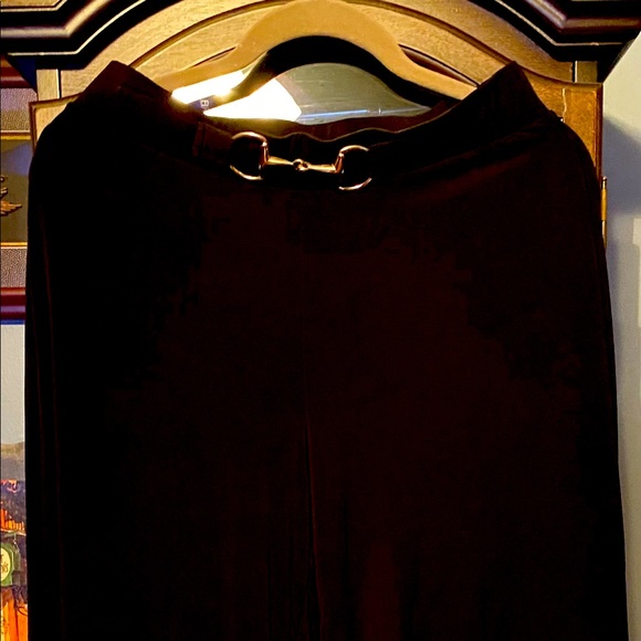 Wide Legged Capri Pants - Picture 2 of 3